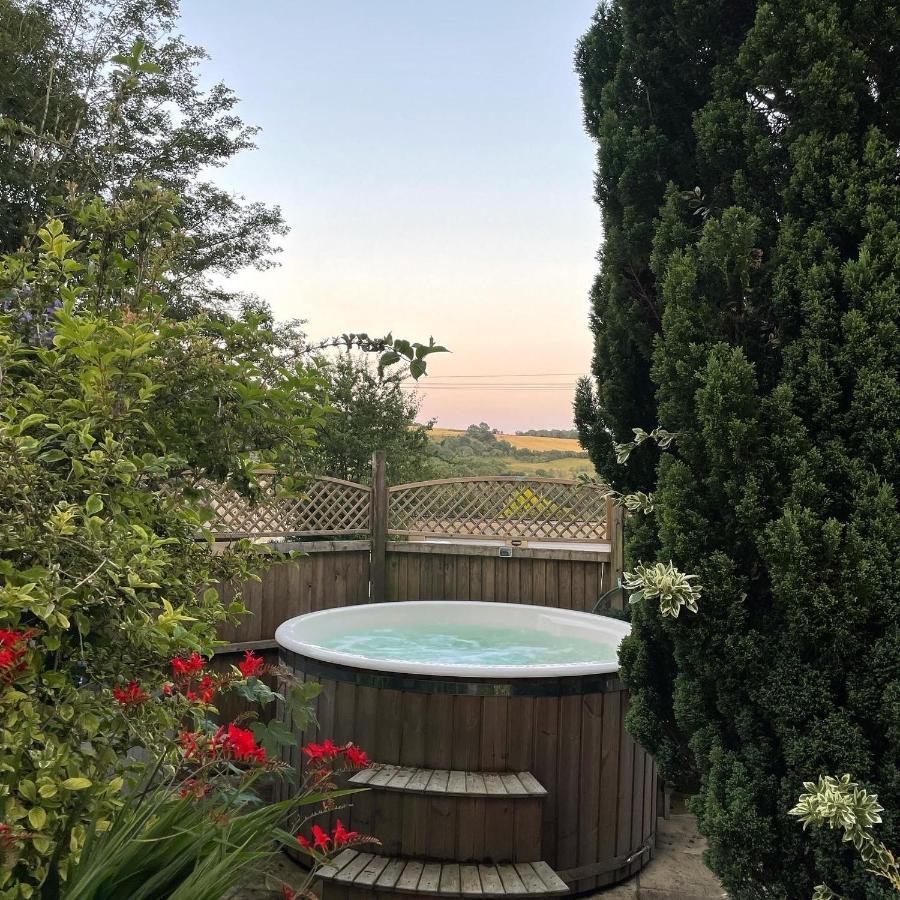 Gorgeous Country Cottage On Outskirts Of Bath With Wood Fired Hot Tub Midford Dış mekan fotoğraf