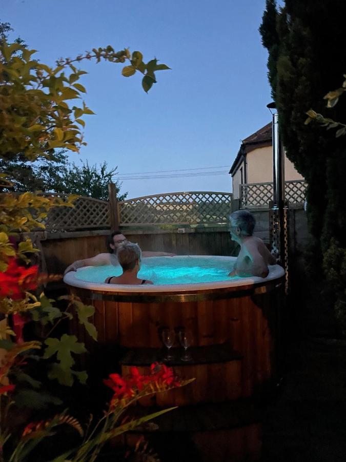 Gorgeous Country Cottage On Outskirts Of Bath With Wood Fired Hot Tub Midford Dış mekan fotoğraf